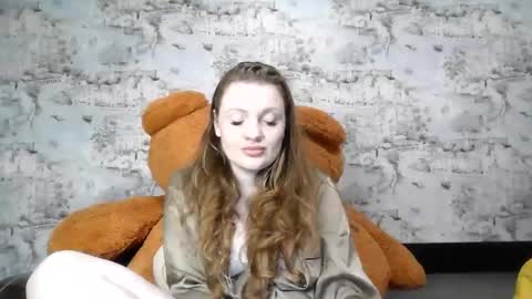 Skyler online show from November 24, 7:05 pm