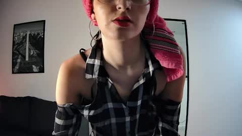 Snapshot of slimbaby69 chatting on March 9, 11:25 pm Ivi online show from March 9, 11:25 pm