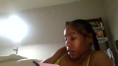 Snapshot of slimmmgooodiexoxo chatting on February 10, 5:30 pm slimmmgooodiexoxo online show from February 10, 5:30 pm