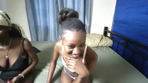 slutty_baddie online show from November 24, 9:00 am