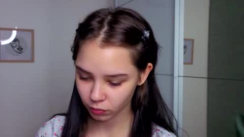 Lily online show from December 2, 1:24 pm