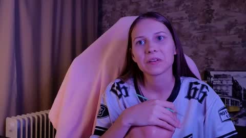 Emma online show from March 5, 11:11 pm