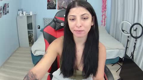Snapshot of small_horny_girl chatting on October 10, 7:24 am small_horny_girl online show from October 10, 7:24 am