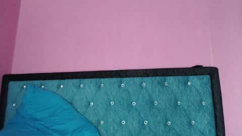 Snapshot of smile_cute_fox chatting on December 8, 5:39 am smile_cute_fox online show from December 8, 5:39 am