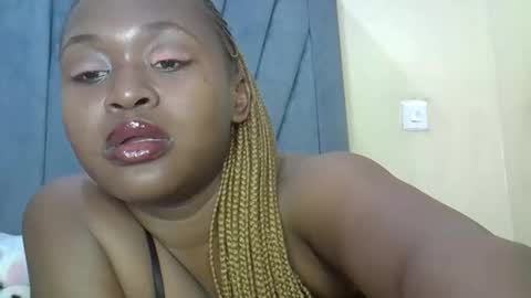 smiley_berry online show from September 28, 11:10 pm