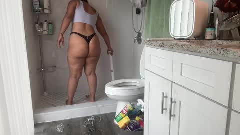 SmokinCyn online show from October 21, 6:45 pm