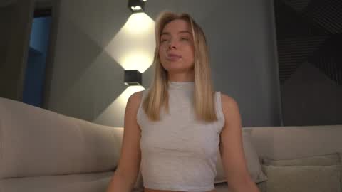 Candice Snow online show from March 11, 9:24 am