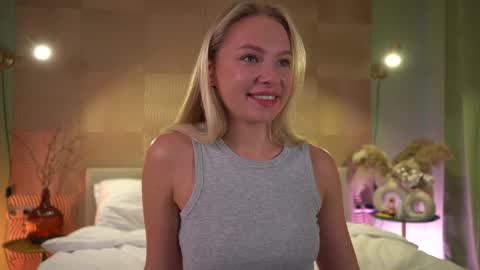 Candice Snow online show from December 15, 12:06 pm