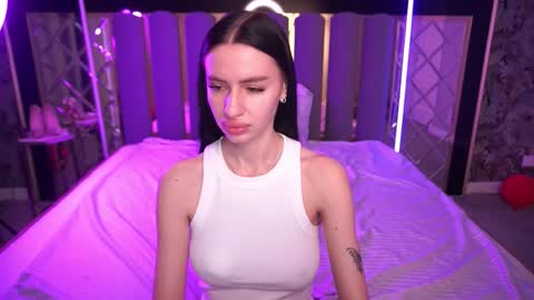 snow_whiteeex online show from March 29, 7:07 am