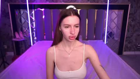 snow_whiteeex online show from April 27, 5:48 am