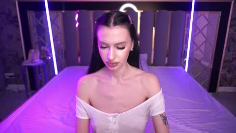 snow_whiteeex online show from March 21, 8:19 am