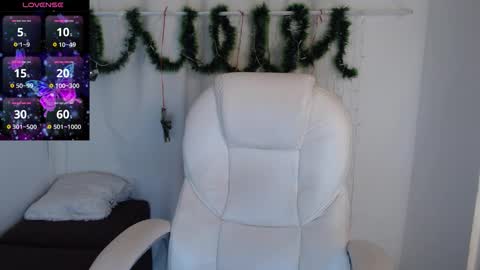 soffi_hott online show from December 21, 10:08 am