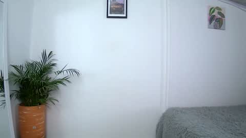 Snapshot of soffi_rousel_ chatting on January 22, 6:10 pm soffi_rousel_ online show from January 22, 6:10 pm
