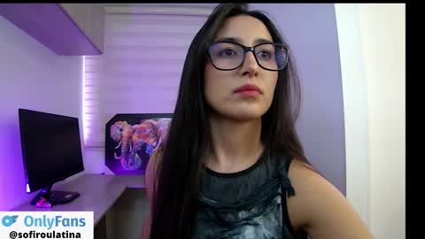 Snapshot of soffi_rousel_ chatting on October 15, 6:21 pm soffi_rousel_ online show from October 15, 6:21 pm