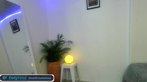 Snapshot of soffi_rousel_ chatting on December 30, 7:11 pm soffi_rousel_ online show from December 30, 7:11 pm