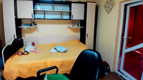Soffy online show from June 11, 5:37 am