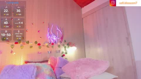 Sofi Blossom  online show from April 25, 9:23 pm