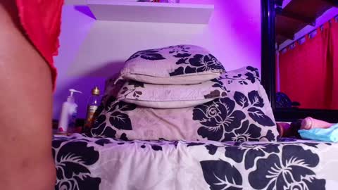 Snapshot of sofi_decker chatting on January 9, 3:04 am Sofia online show from January 9, 3:04 am
