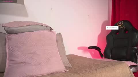 Snapshot of sofi_decker chatting on September 16, 3:03 am Sofia online show from September 16, 3:03 am