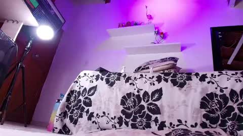Snapshot of sofi_decker chatting on January 17, 3:12 am Sofia online show from January 17, 3:12 am
