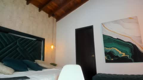 Sofi online show from March 16, 11:25 am