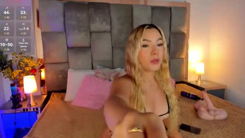 Sofia Vasquez online show from October 26, 9:43 pm