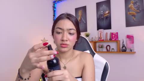 sofia_arango1107 online show from December 3, 6:32 pm