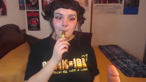 Snapshot of sofia_coolle chatting on December 27, 12:50 am Sofi online show from December 27, 12:50 am