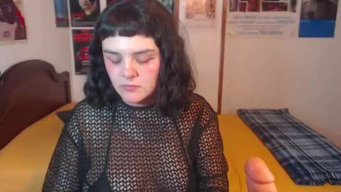 Snapshot of sofia_coolle chatting on December 11, 5:21 am Sofi online show from December 11, 5:21 am