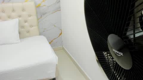 sofia_echeverri online show from April 10, 12:11 pm