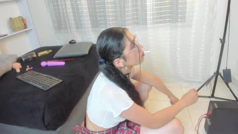 Sofia online show from March 8, 2:15 am