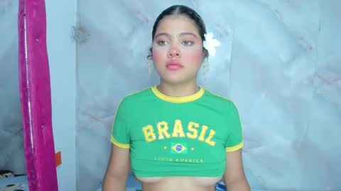 sofiacastillo01 online show from June 5, 1:39 pm
