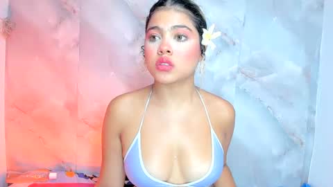 sofiacastillo01 online show from June 9, 1:43 pm