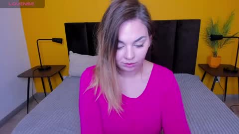 sofiafabulous online show from April 28, 9:02 am