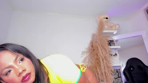 Snapshot of sofiasweett1 chatting on February 13, 8:55 pm online show from February 13, 8:55 pm