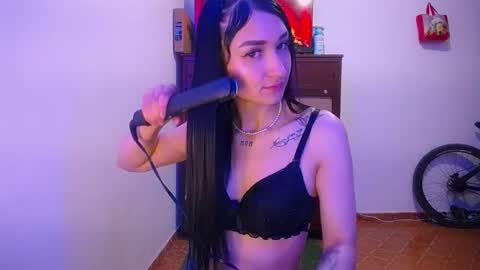 sofii_cute01 online show from November 13, 9:25 pm