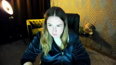 sofii_darling online show from April 19, 6:10 pm