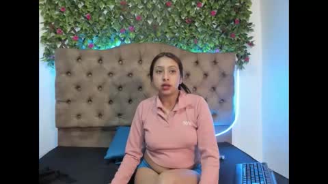 sofiia_cutte_ online show from April 20, 6:11 pm
