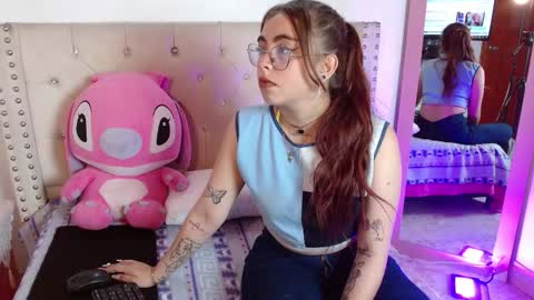 sofiimoon online show from October 20, 11:24 am