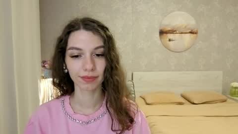 Kelly online show from April 18, 7:07 pm