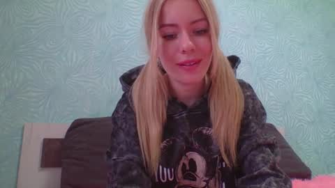 softy_aura online show from March 26, 9:33 am