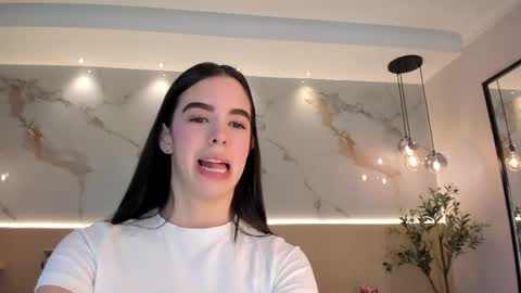 Sol Avelar online show from April 23, 11:40 pm