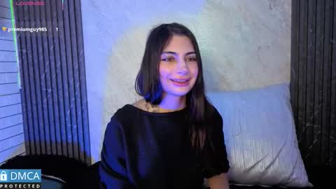 Snapshot of solbeaumont chatting on October 15, 7:38 pm Sol online show from October 15, 7:38 pm