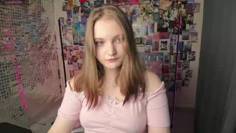 Snapshot of solefree chatting on September 9, 9:42 am Nora online show from September 9, 9:42 am