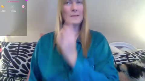 solesticia online show from November 17, 2:29 pm