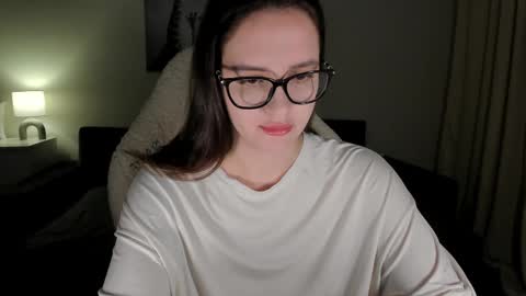 Snapshot of sonia_moon_ chatting on March 5, 1:21 am sonia_moon_ online show from March 5, 1:21 am