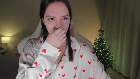 Snapshot of sonia_moon_ chatting on January 6, 2:04 am sonia_moon_ online show from January 6, 2:04 am