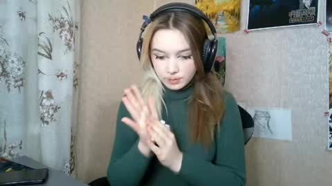 Mila online show from April 19, 6:10 pm