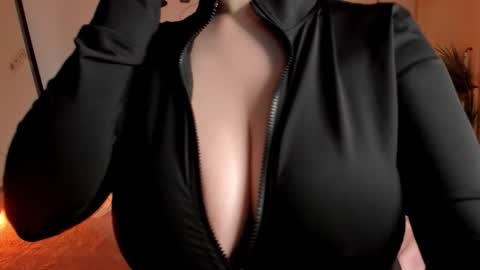 SONIA online show from November 26, 2:18 pm