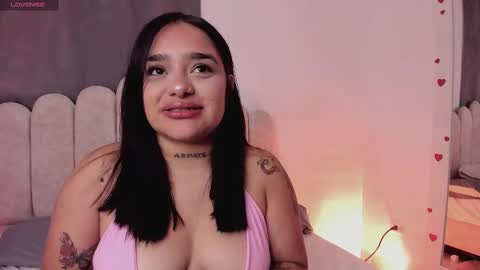 Snapshot of soofii_james chatting on October 4, 12:22 pm sofi online show from October 4, 12:22 pm